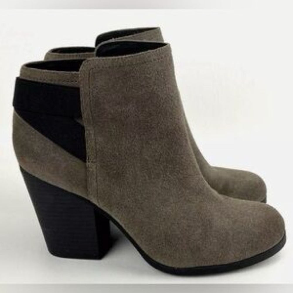 Reaction Kenneth Cole Taupe and Black Ankle Boots might make it